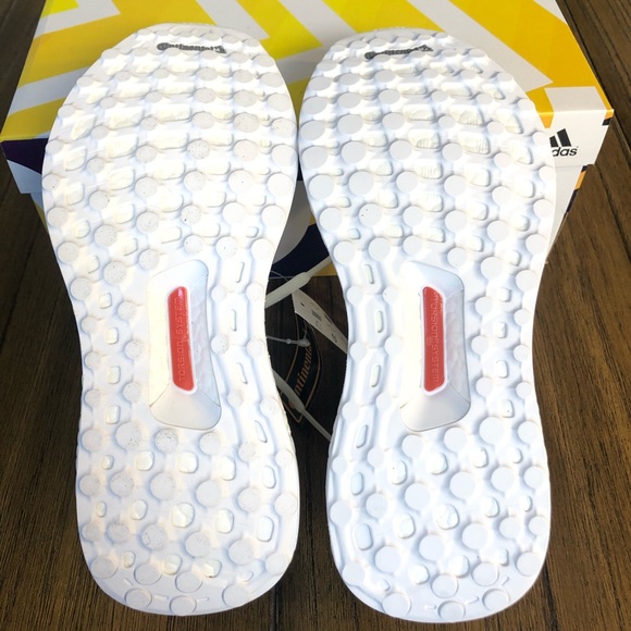 Adidas womans ultraboost X workout sneaker shoe - Picture 4 of 8